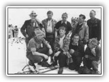 Skigruppe vor dem Aufstieg